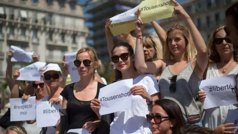 TOLONE - PROTESTE PER LE AGGRESSIONI ALLE RAGAZZE IN SHORT