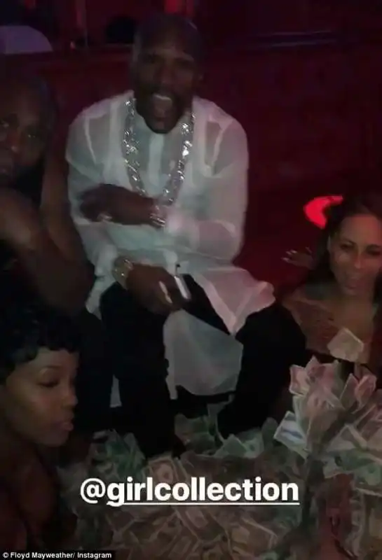 floyd mayweather tra soldi e stripper