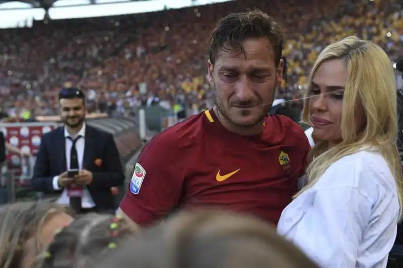 francesco totti ilary blasi addio al calcio