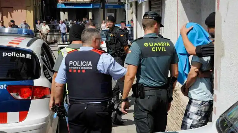 Guardia Civil con i Mossos desquadra