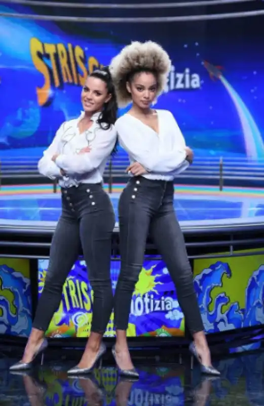 LE VELINE SHAILA E MIKAELA STRISCIA