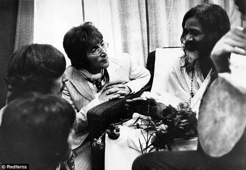  lennon e il maharishi a bangor