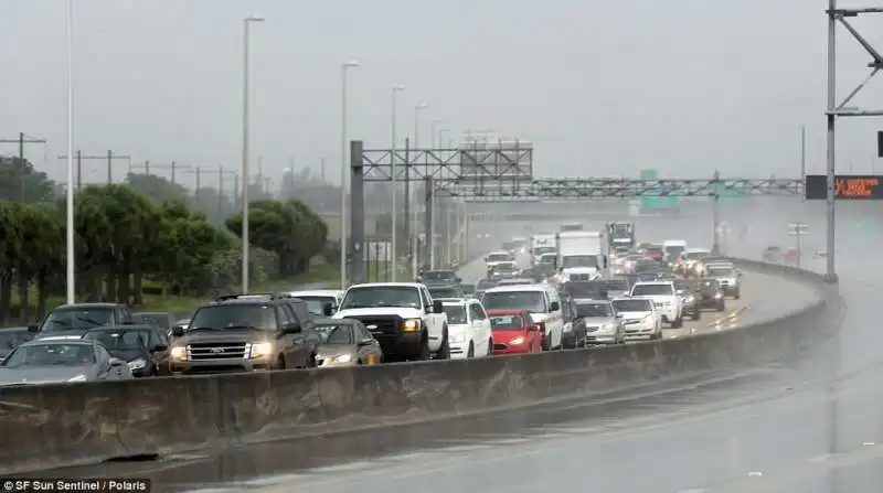 miami si prepara all uragano irma  5