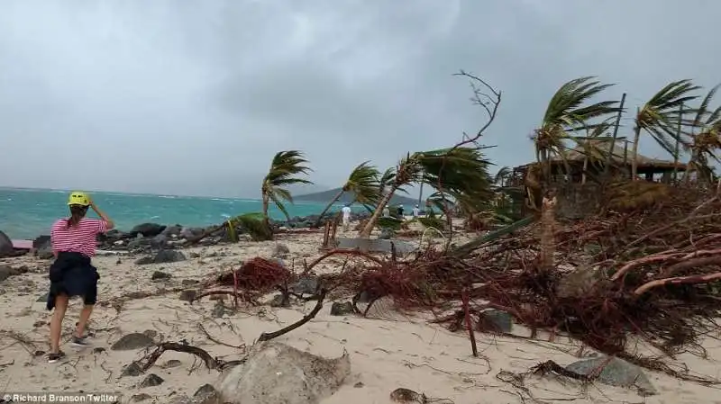 necker island di richard branson distrutta dall uragano irma  4