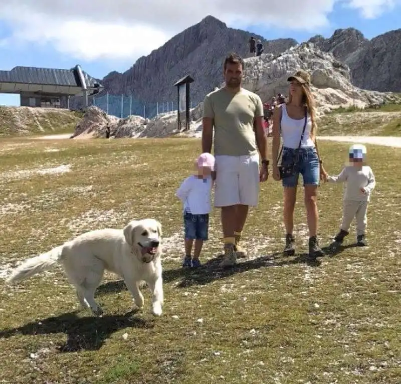 NOEMI LETIZIA VITTORIO ROMANO CON I FIGLI A CORTINA AGOSTO 2017 (1)