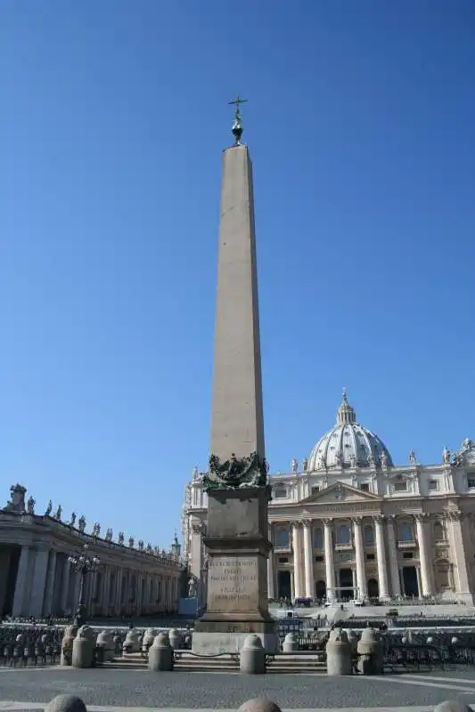 obelisco egizio a piazza san pietro