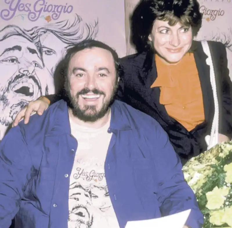 PAVAROTTI E L EX MOGLIE ADUA