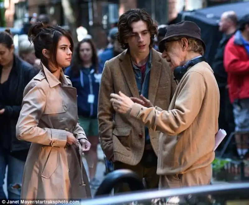 selena gomez sul set con woody allen