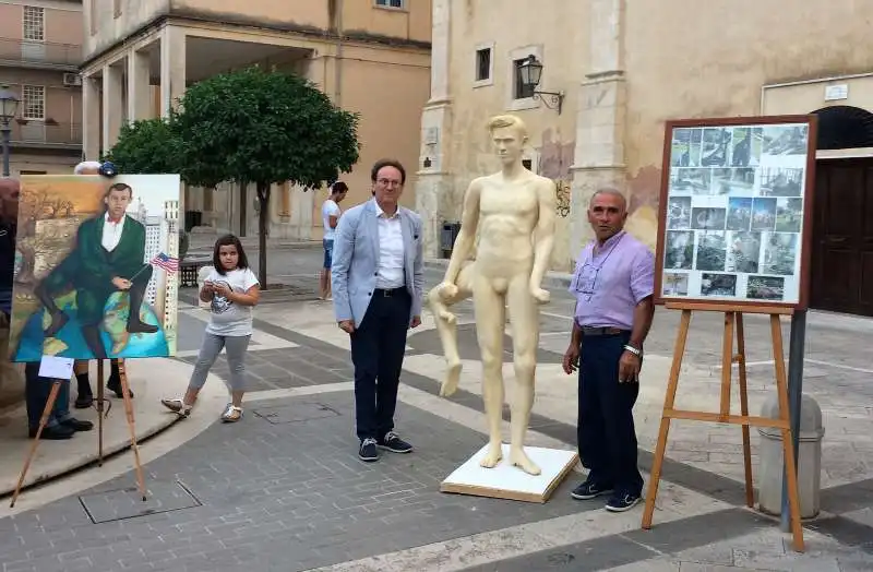 STATUA FRANK LENTINI A SIRACUSA