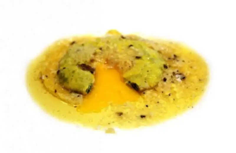 uovo in raviolo