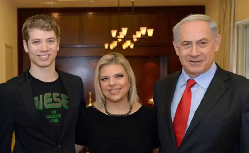 yair e bibi e sarah netanyahu