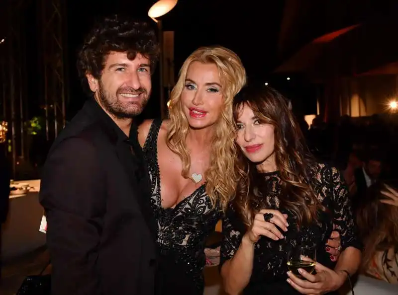 alessandro siani valeria marini e sabrina impacciatore