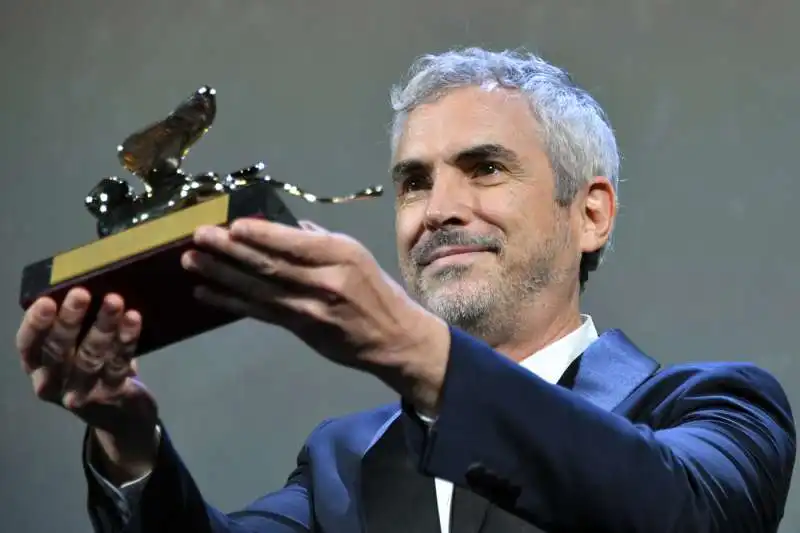 alfonso cuaron premiato a venezia