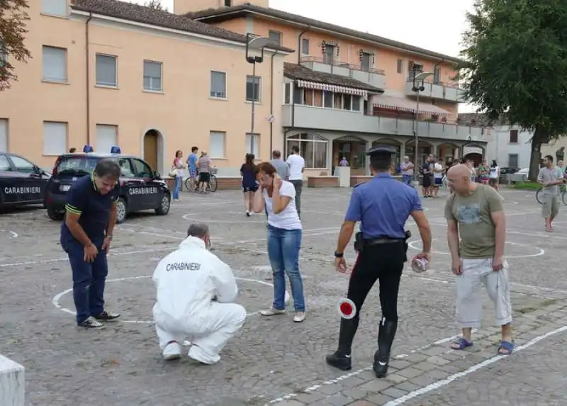 badante accoltella i passanti 5