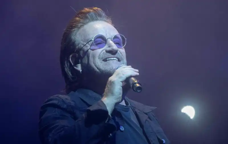 bono perde la voce a berlino 3