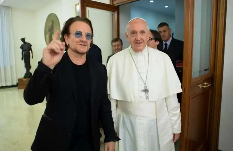 bono vox ricevuto da papa francesco 8