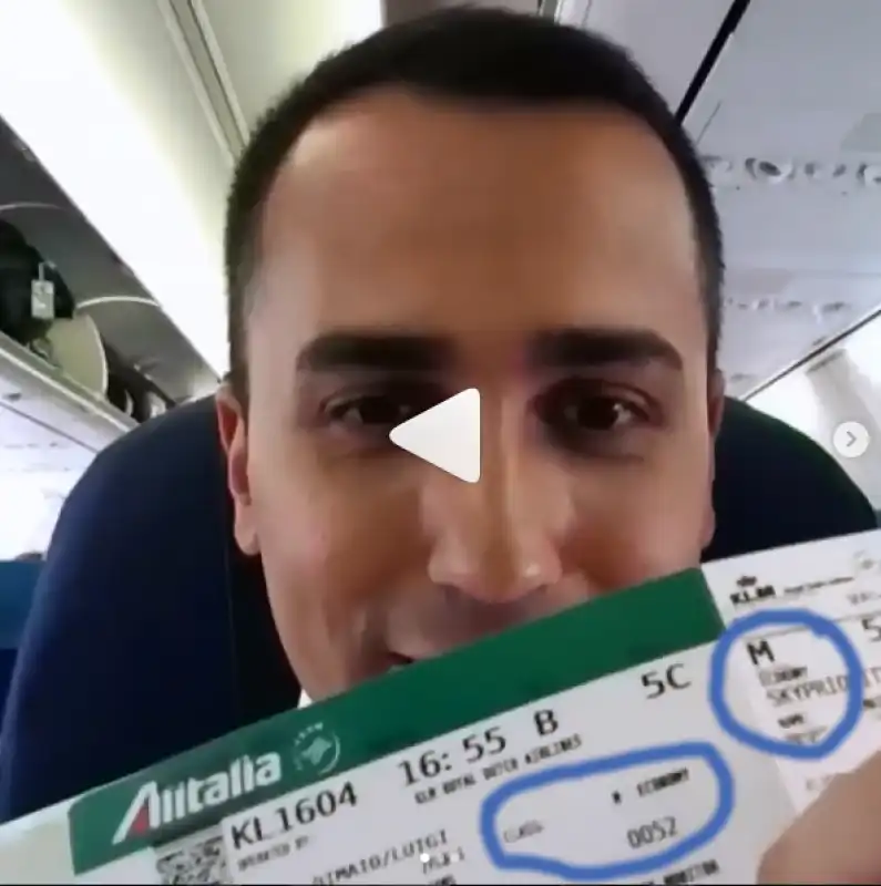 DI MAIO SULL AEREO PER PECHINO