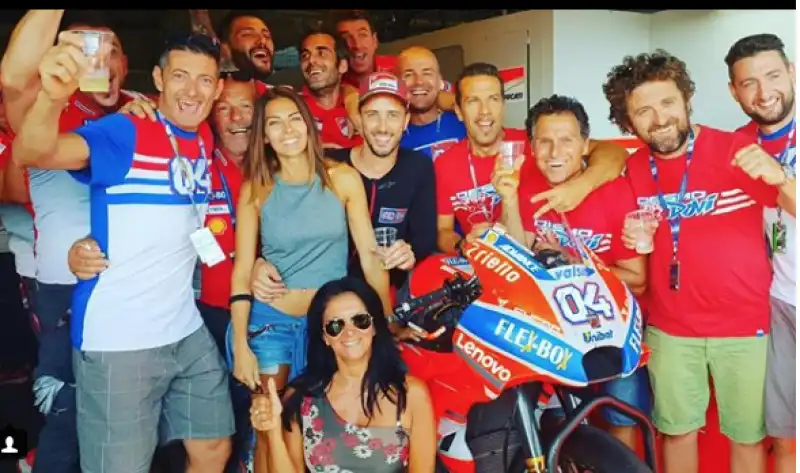 dovizioso e la compagna