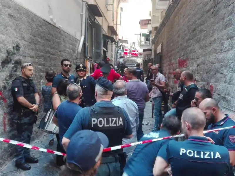 esplosione in un appartamento a napoli 4