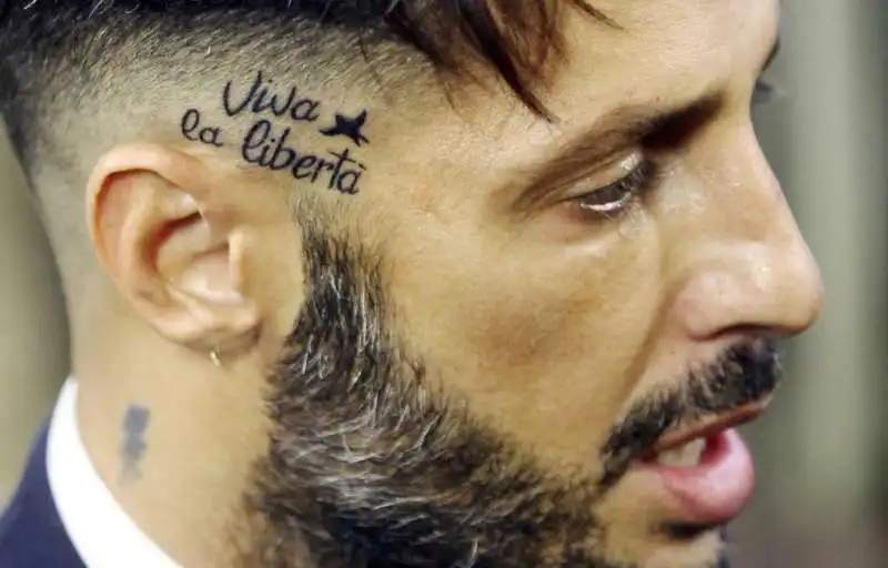 FABRIZIO CORONA VIVA LA LIBERTA