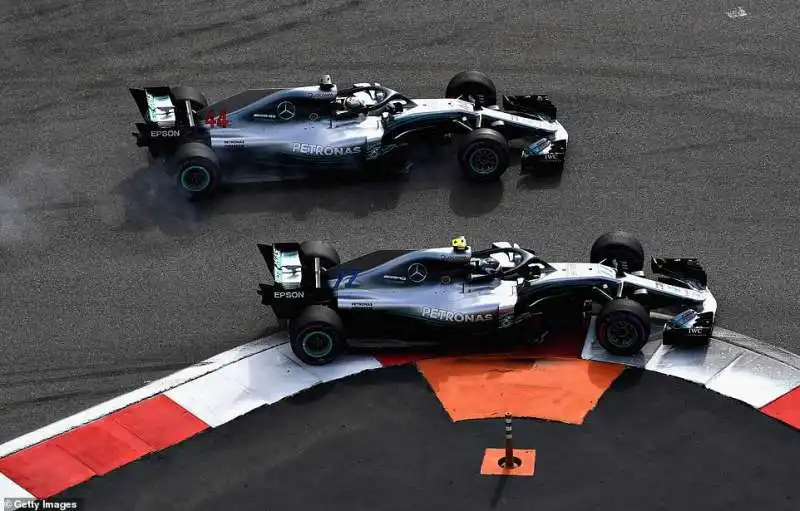 hamilton bottas 4