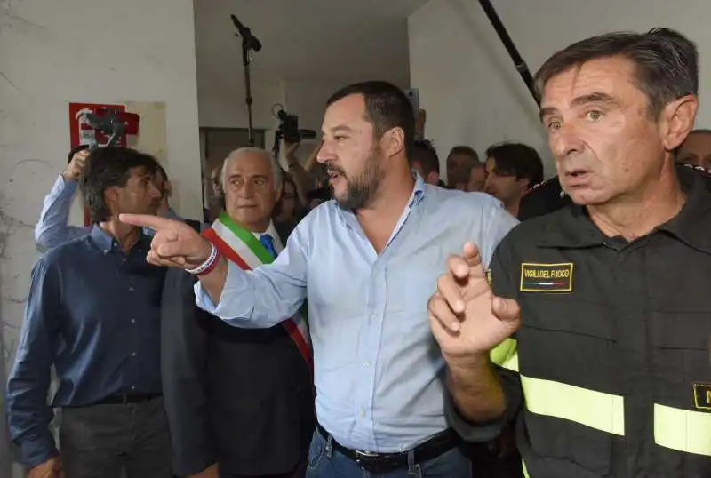 SALVINI ALL'HOTEL HOUSE 1