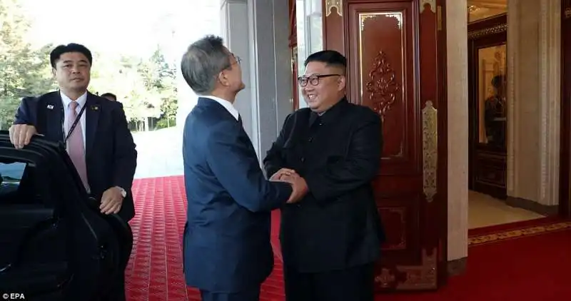 incontro kim jong un moon jae in 8