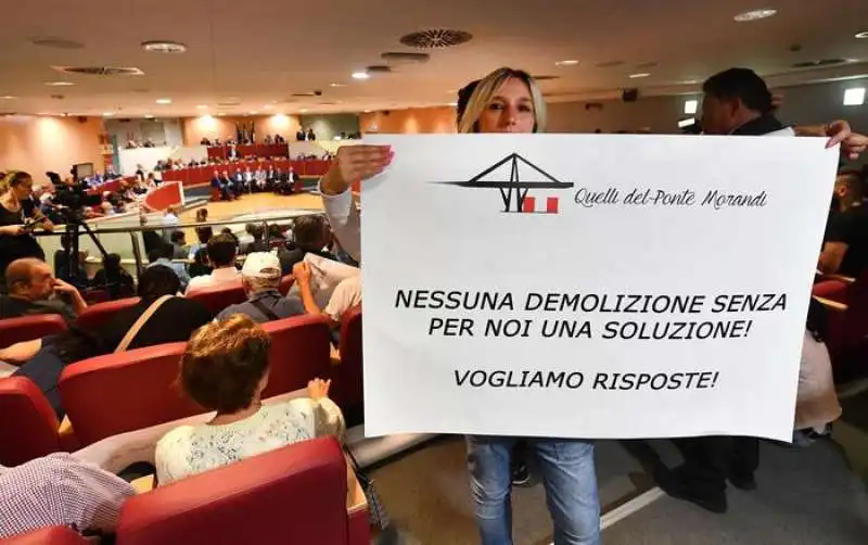 LA PROTESTA DEGLI SFOLLATI DI GENOVA