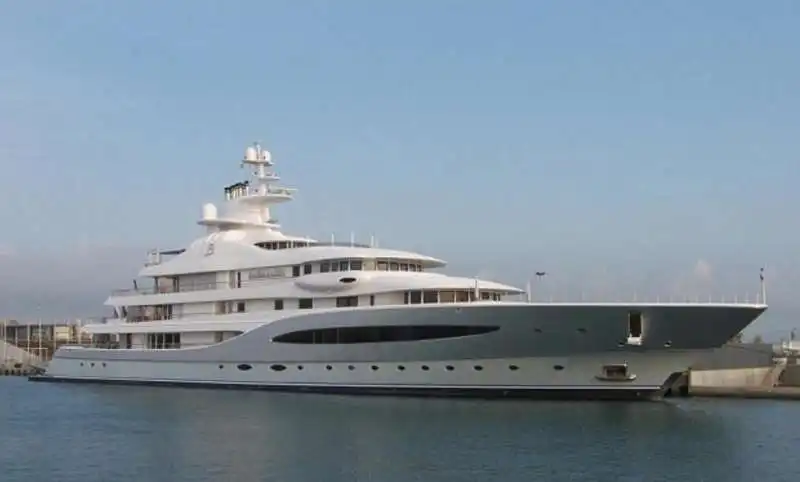 lo yacht 2