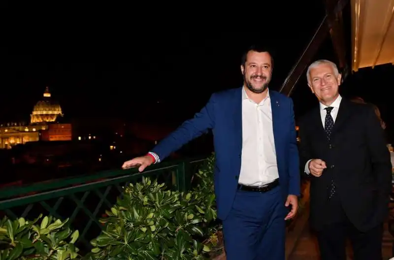 matteo salvini e maurizio belpietro con il cupolone (2)