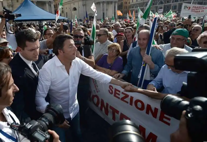 renzi alla manifestazione pd piazza del popolo 1