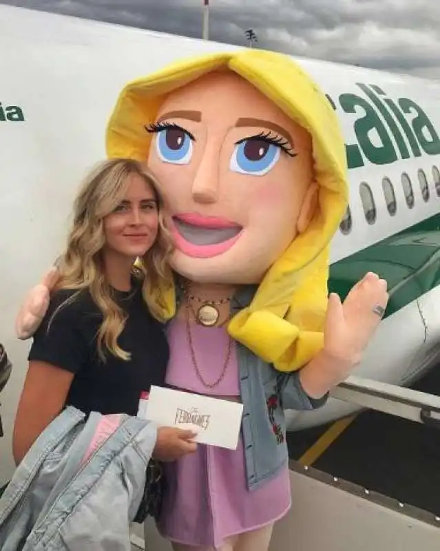 VALENTINA FERRAGNI VOLO ALITALIA FERRAGNEZ