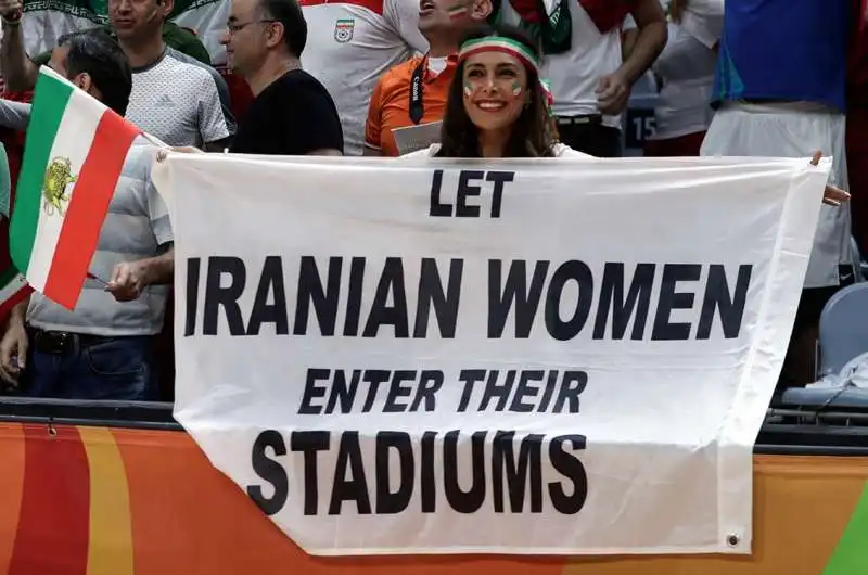 donne iraniane negli stadi 5