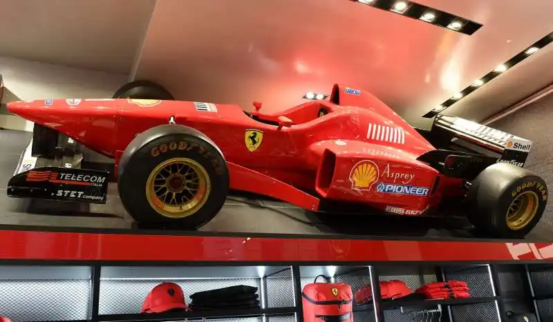 ferrari del 1996 guidata da michael schumacher