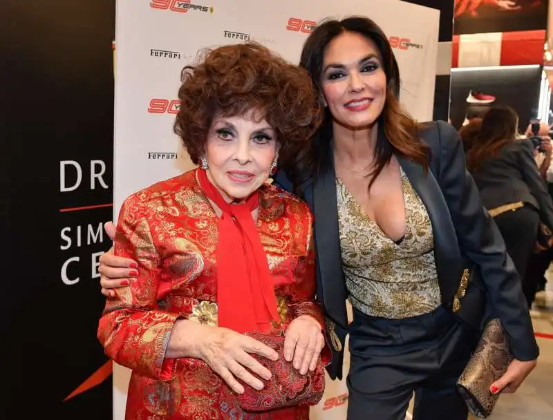 gina lollobrigida  maria grazia cucinotta  foto di bacco