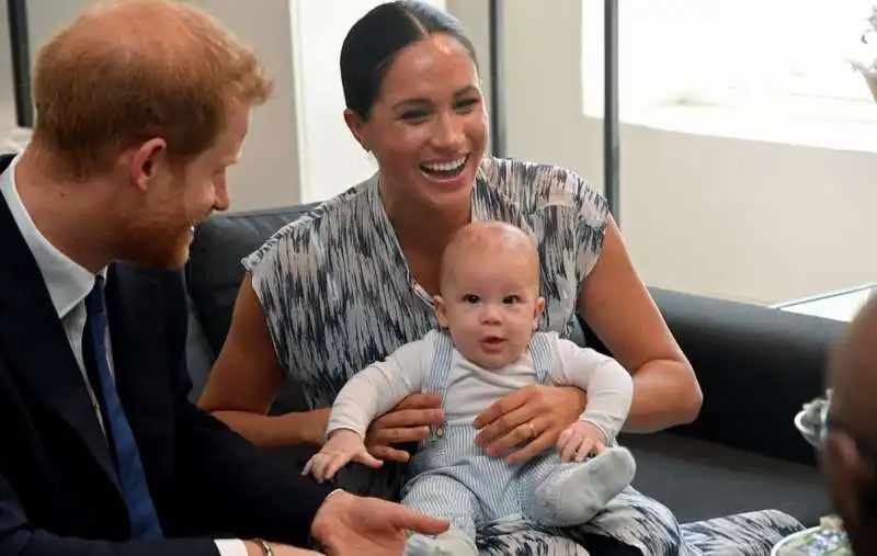 harry, meghan, archie 4