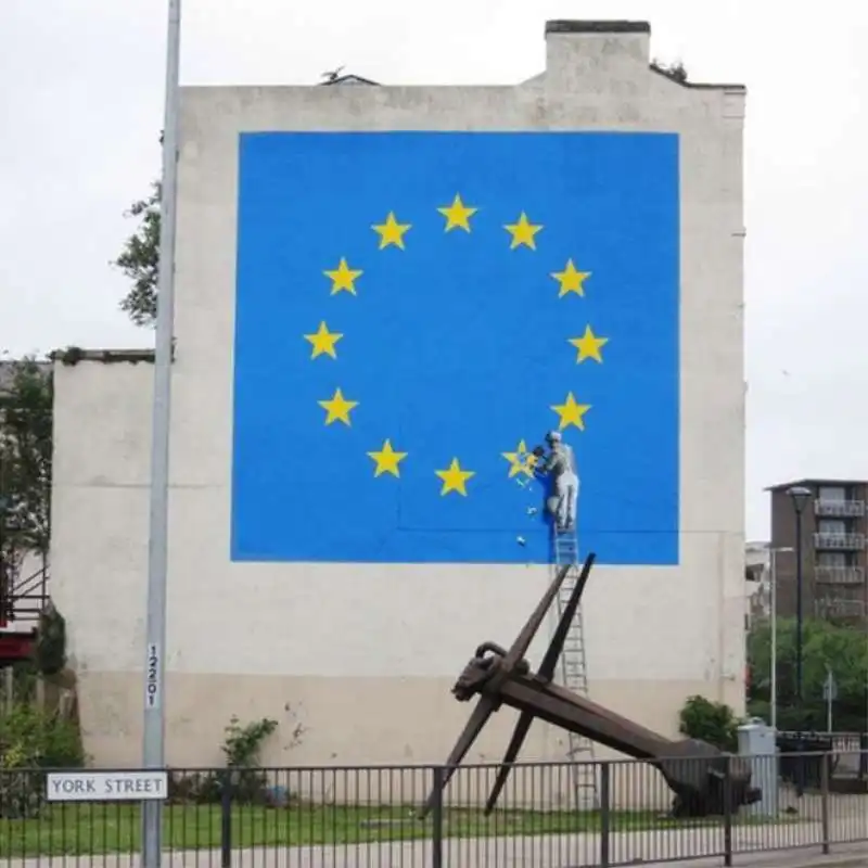 il murale di banksy a dover 1