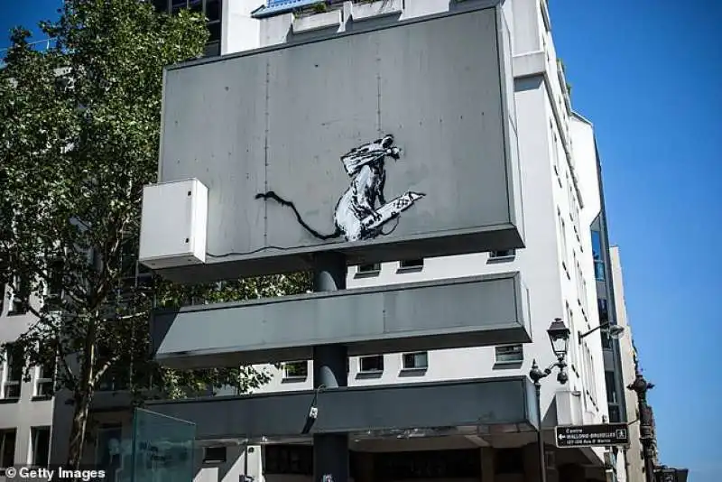 il topo onirico di banksy a parigi