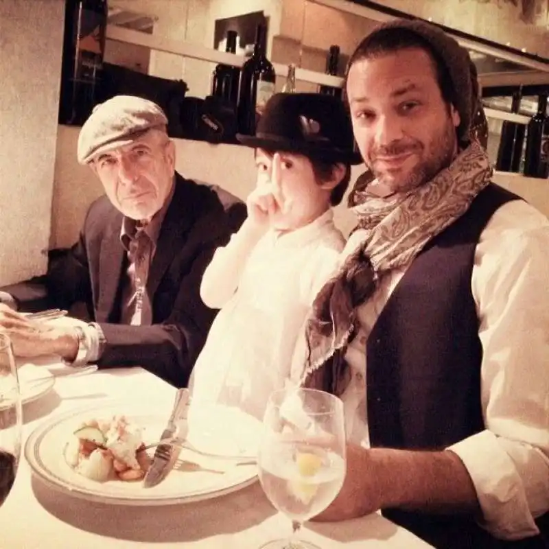 leonard con il figlio adam e il nipote