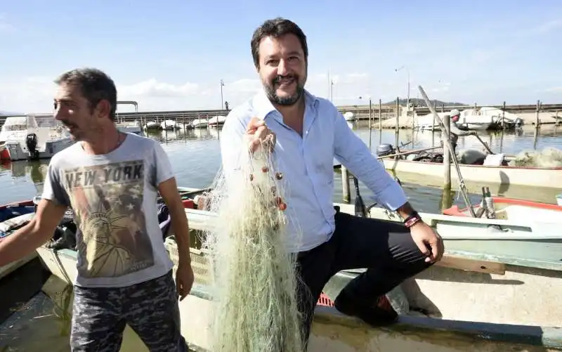 matteo salvini sul lago trasimeno  5