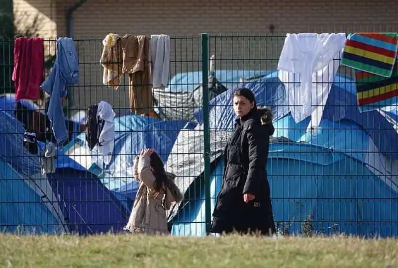 migranti a dunkerque