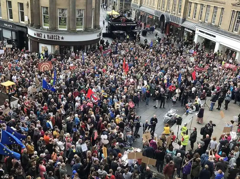 proteste contro boris johnson 2