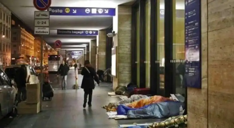 SENZATETTO ALLA STAZIONE TERMINI