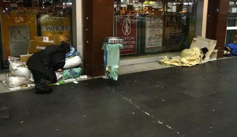 SENZATETTO ALLA STAZIONE TERMINI 