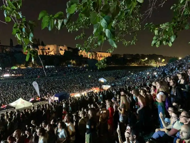 tommaso paradiso thegiornalisti al circo massimo 21