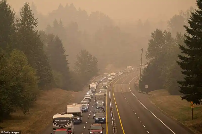 abitanti dell oregon evacuano