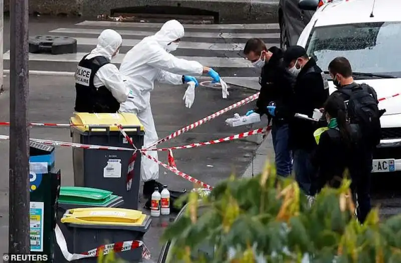 attentato a parigi vicino alla redazione di charlie hebdo 2