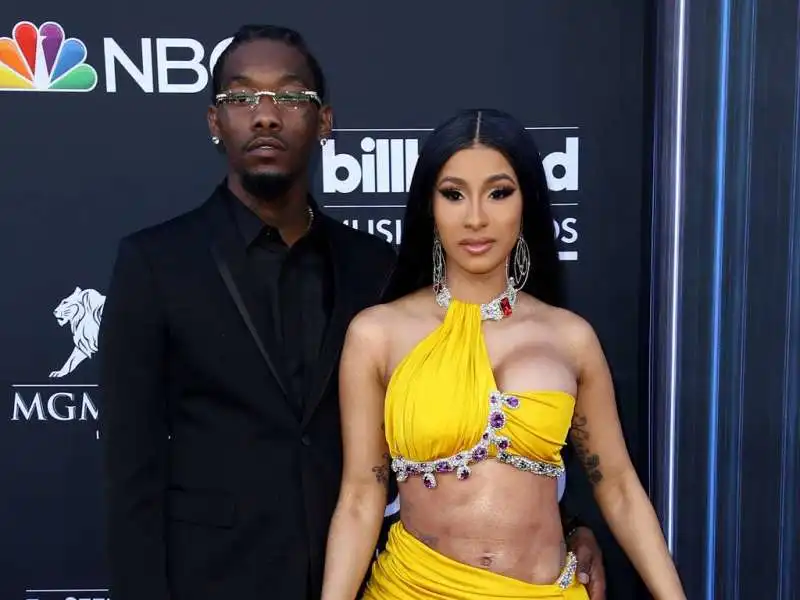 cardi b e offset 9