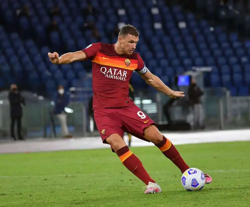 edin dzeko foto mezzelani gmt 003