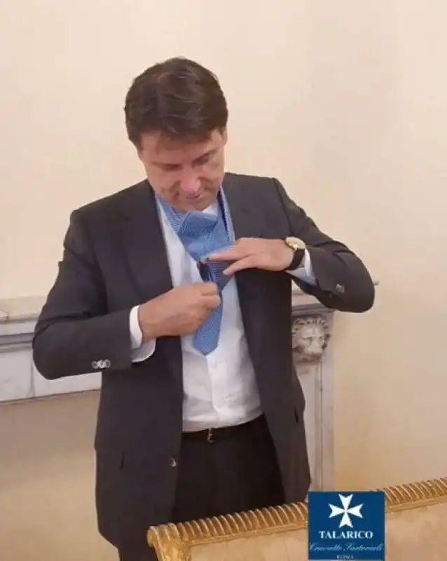 GIUSEPPE CONTE E LA PUBBLICITA ALLE CRAVATTE